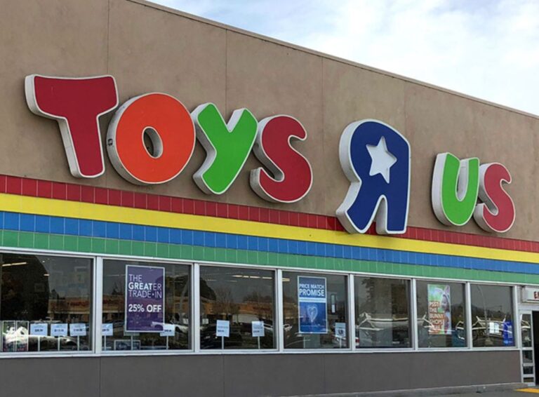 Toys R Us Storefront in daylight for Toys R Us returning breaking news September 2026